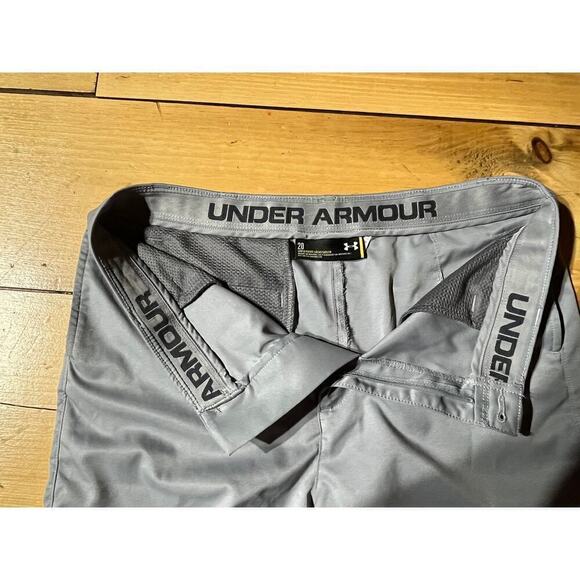 Under Armour Youth Boy Shorts. Flat Front. Grey. Performance. Golf. Size 20 - Picture 3 of 8